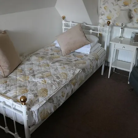 Lakeside Guest House-2