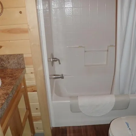 Seaside Camping Resort Cottage 9-3