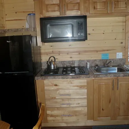 Seaside Camping Resort Cottage 9-2