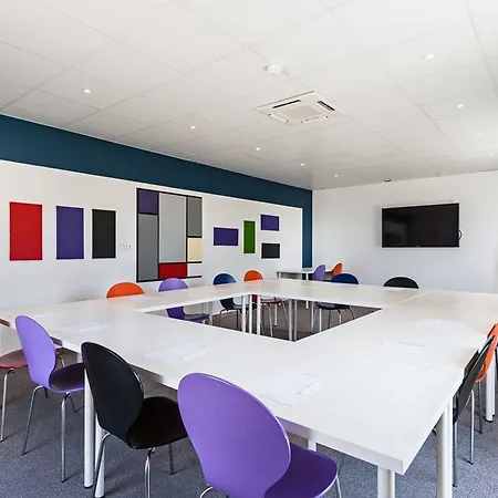 Holiday Inn Express Marseille Airport By Ihg-2