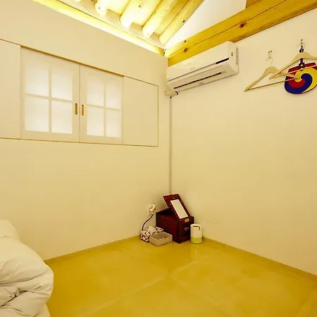 Hanok 24 Guesthouse Gyeongbokgung-2
