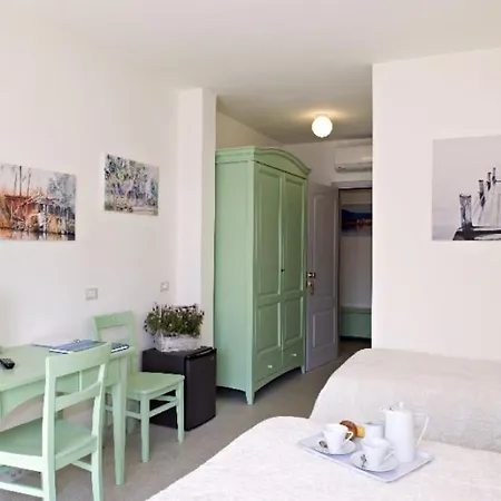 LIù B&B-2
