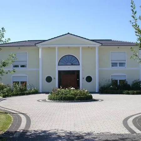Hotel Villa Altes Land-3