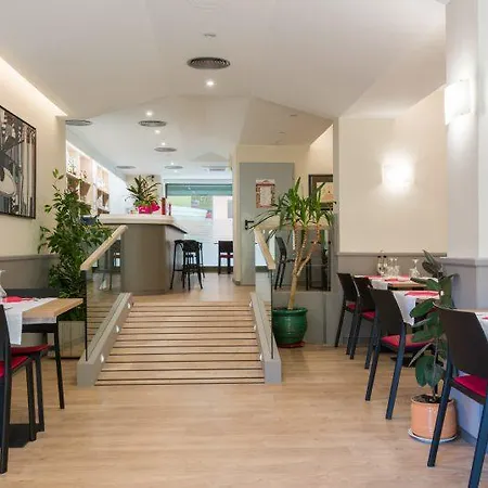 Hostal La Vila-3