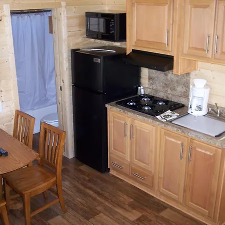 Russian River Camping Resort Cottage 9-2