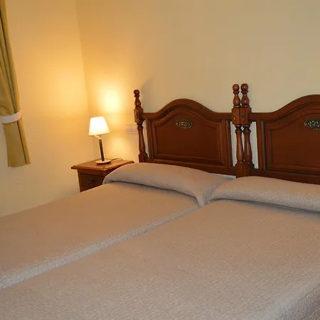 Hostal Revinuesa-3