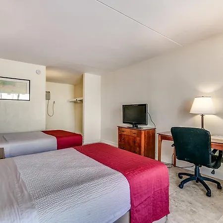 Rodeway Inn-3