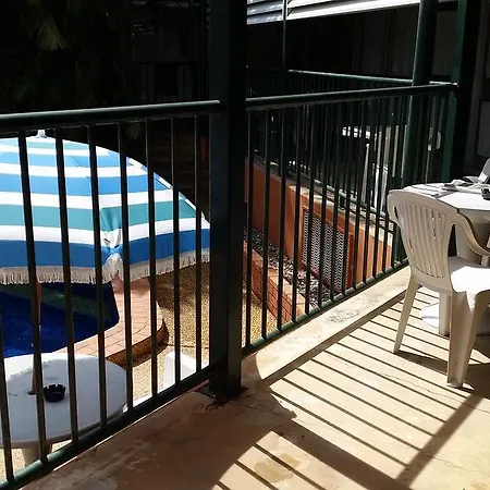 Palms Motel-2