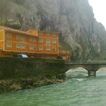 Hostal Poncebos-2