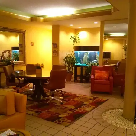 Valustay Inn & Suites Pueblo-2