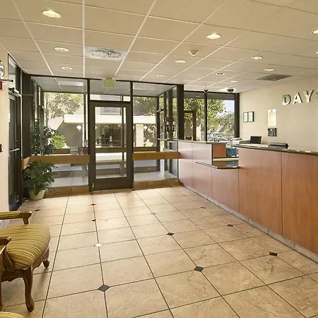 Days Hotel By Wyndham Oakland Airport-Coliseum-3
