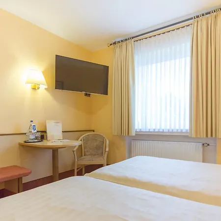 Stadt-gut-Hotel Siegboot-3