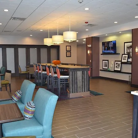 Hampton Inn Pratt-2