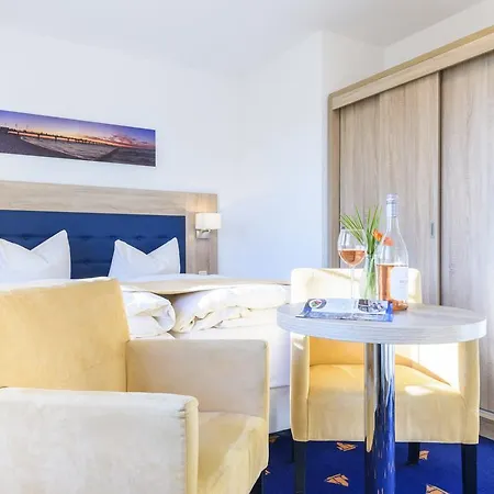 Hotel Boddenhus Garni-3