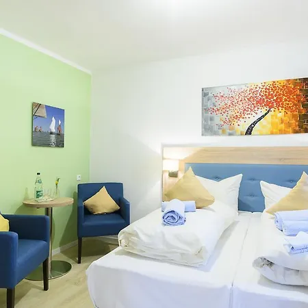 Hotel Boddenhus Garni-2