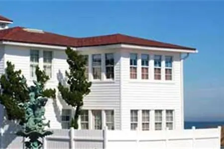 Amelia Oceanfront Bed And Breakfast-2