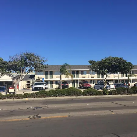 Colonial Motel-2