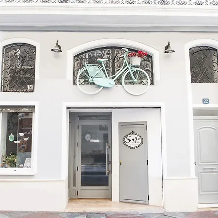 Hotel Smile&Co Hostal Boutique-2