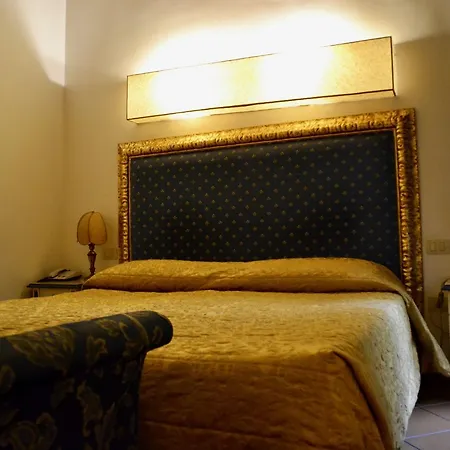 Hotel Italia-2
