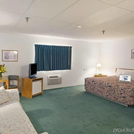Americas Best Value Inn Torrington-2