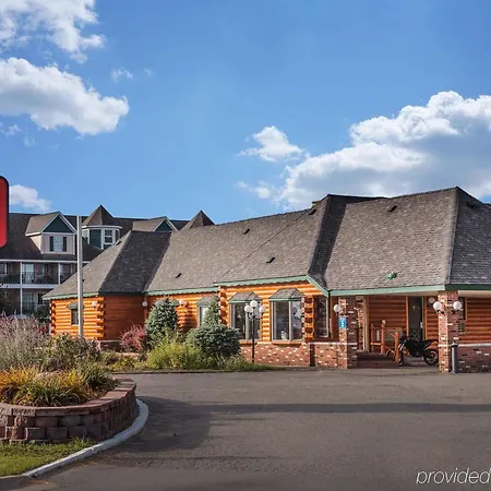 Econo Lodge Bayview-3