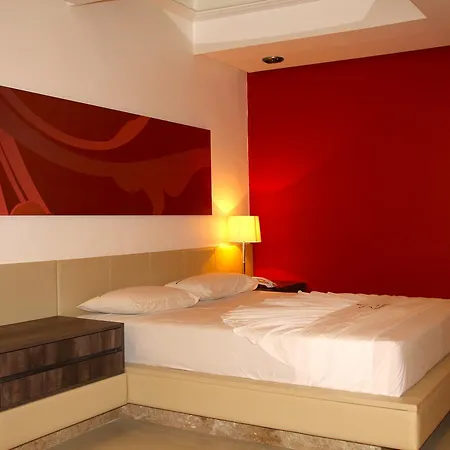 Dom Suites Motel (Adults Only)-2