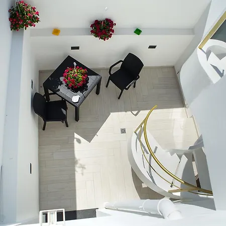 Regina'S Home-2
