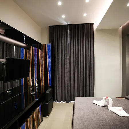 Gramsci Luxury Rooms-3