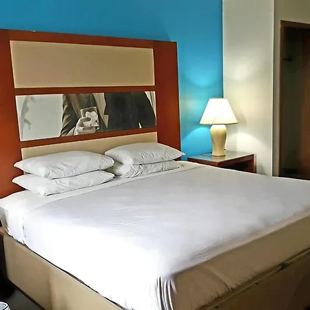Country Hearth Inn Iron Mountain-2