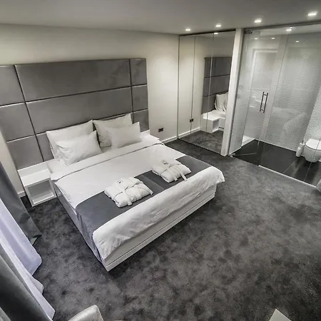 Hotel Forty Two-2
