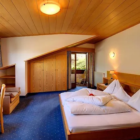 Hotel Tirol-3