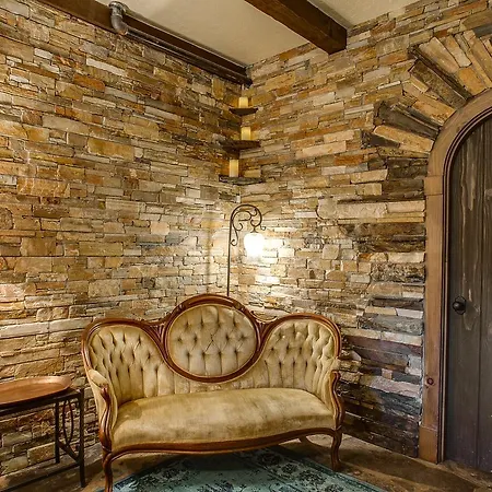 Storybook Riverside Inn-2