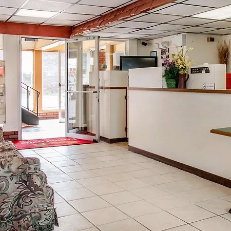 Econo Lodge Battle Creek-2