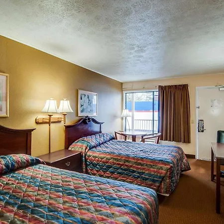 Rodeway Inn Civic Center-2