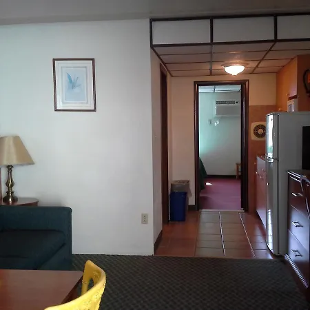 Sunflower Motel-3
