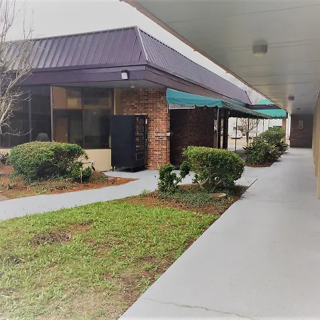 Columbus Inn & Suites-3