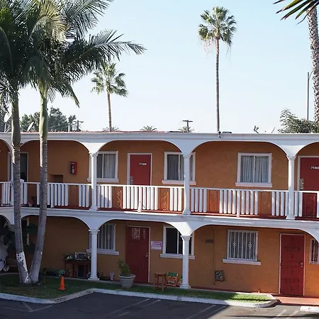 Paradise Inn And Suites-2