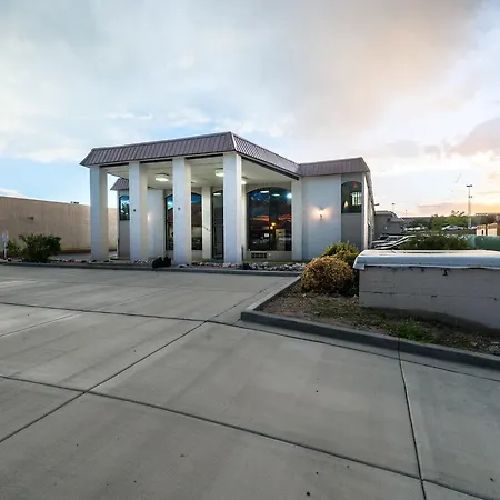 Little Suites Provo Extended Stay-3