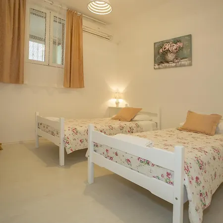 Summer Bay Apartments-2