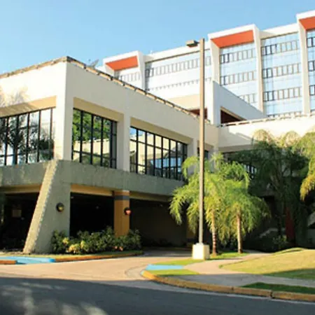 Howard Johnson By Wyndham San Juan Centro Cardiovascular-3