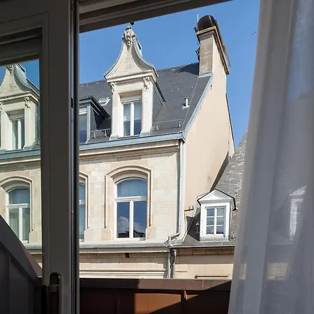Guillaume Suites-2