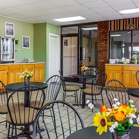Econo Lodge Kernersville-2