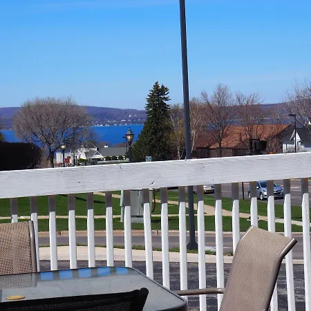 Americas Best Value Inn - Petoskey-2