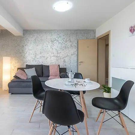 Apartments Villa Tre Marie-3