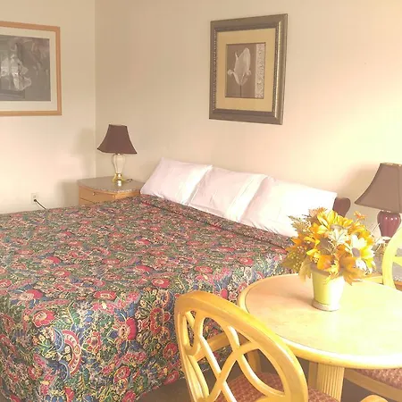 Parkway Inn-3