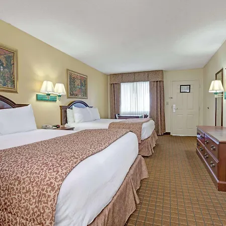 Travelodge By Wyndham Montgomery East-2