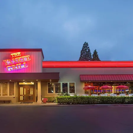 Red Lion Hotel & Conference Center - Seattle/Renton-2