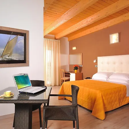 Hotel Favorita Easy Stay B&B-3