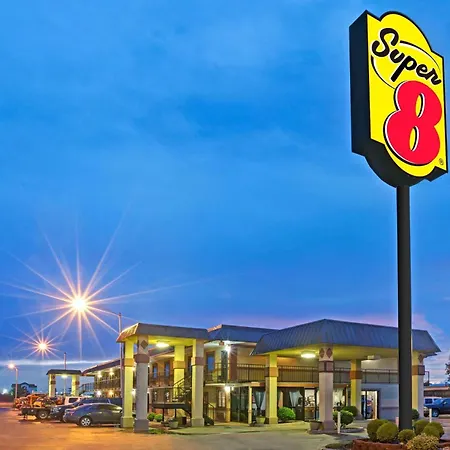 Super 8 By Wyndham Shawnee-2