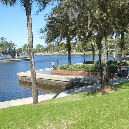 Tarpon Inn-2